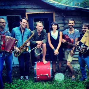 St. Paul de Vence are, from left to right: Mike Sievers, Kale Lotton, Jonny Gundersen, Lydia Ramsey, Benjamin Doerr & Alex Malloy.